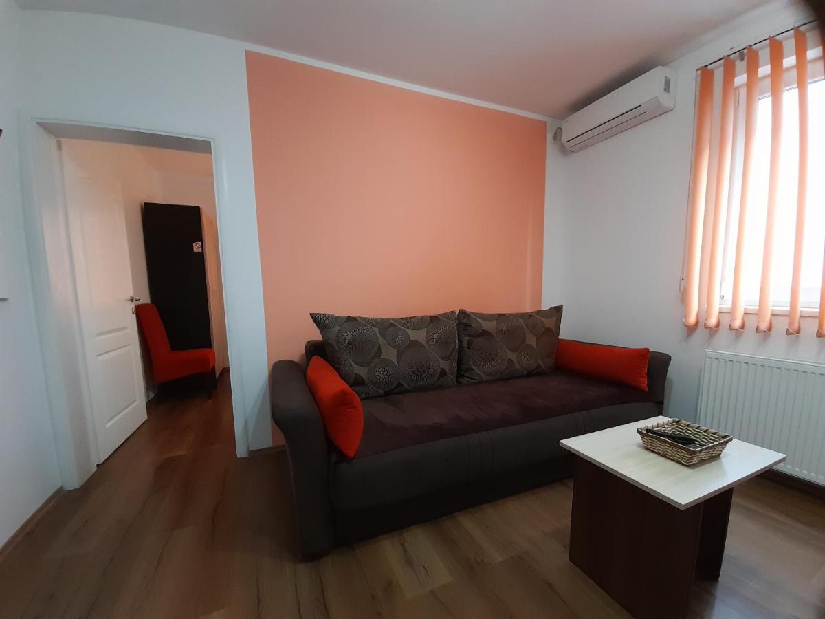 Kety Apartments Kragujevac Buitenkant foto