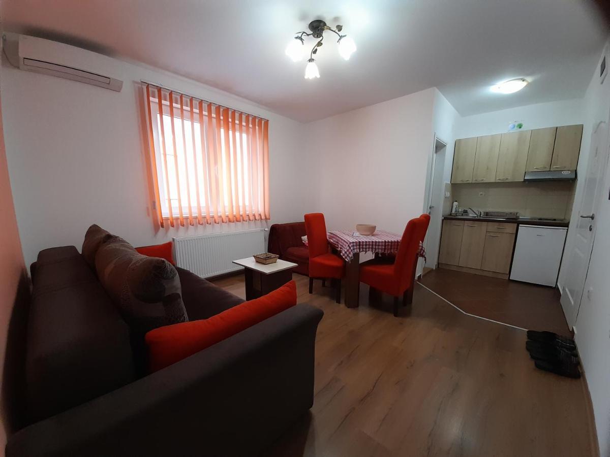 Kety Apartments Kragujevac Buitenkant foto