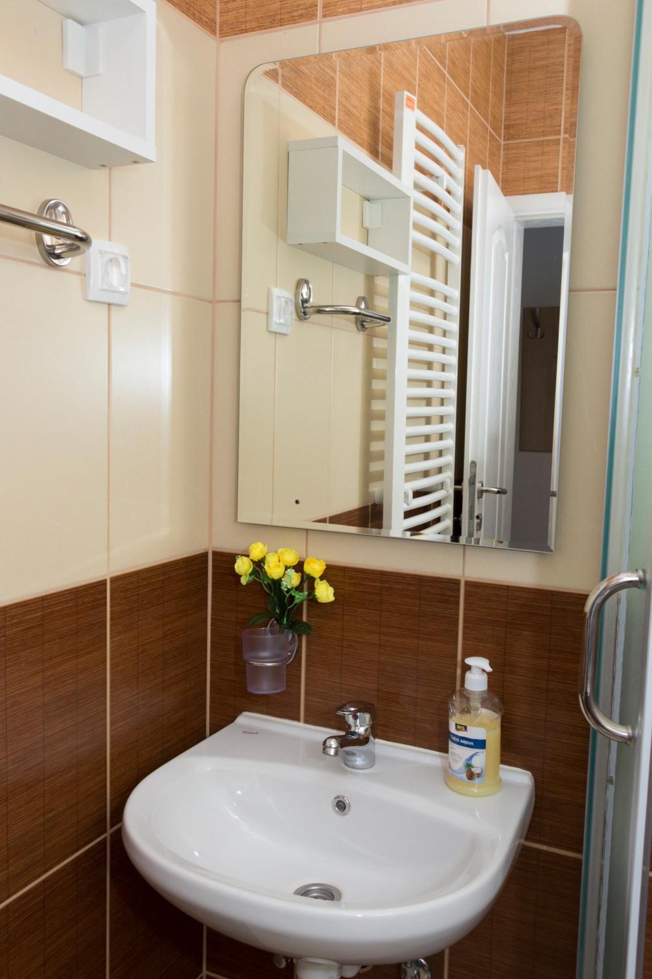 Kety Apartments Kragujevac Kamer foto