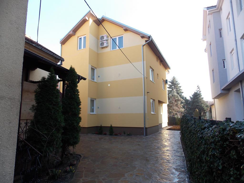 Kety Apartments Kragujevac Buitenkant foto