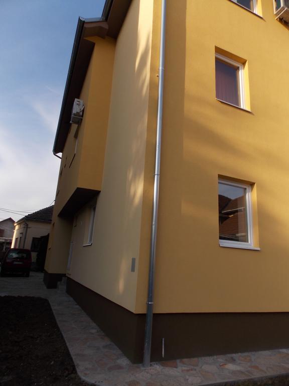 Kety Apartments Kragujevac Buitenkant foto